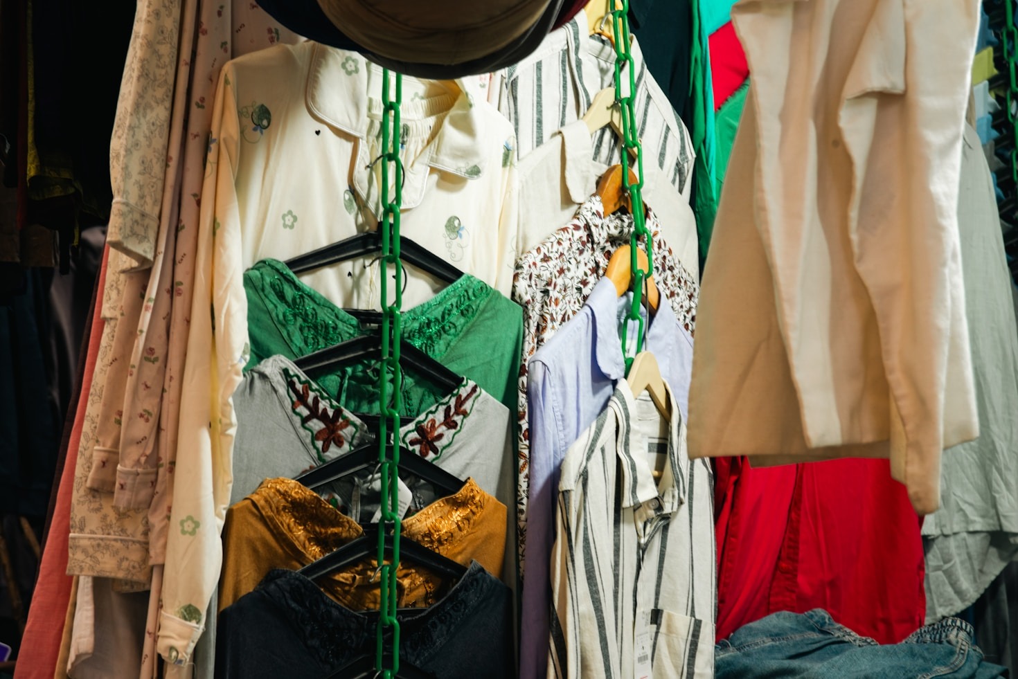 How to Style Alternative Clothing With Confidence